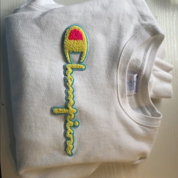 Champion Crewneck - Picture 2 of 4